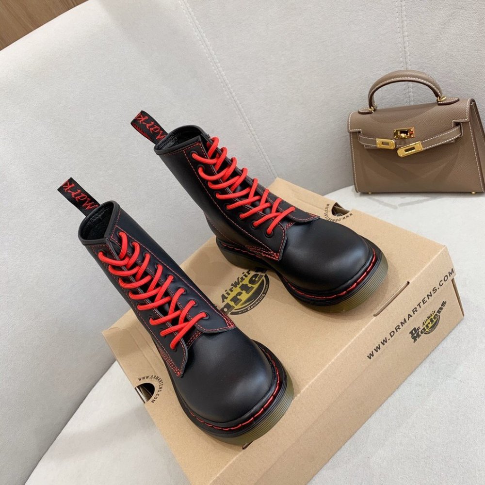 BRAND NEW Dr. Martens boot size 38（us7） - Picture 2 of 7